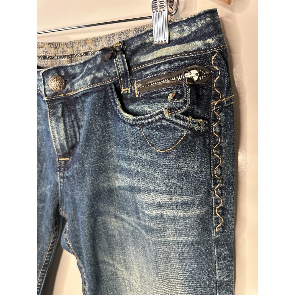 New ReRock x Express Y2K Low Rise Capri Jeans Size 10 Blue Embroider Flap Pocket - Picture 13 of 16